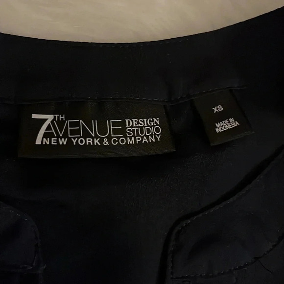 Navy Sleeveless Blouse - Picture 3 of 5